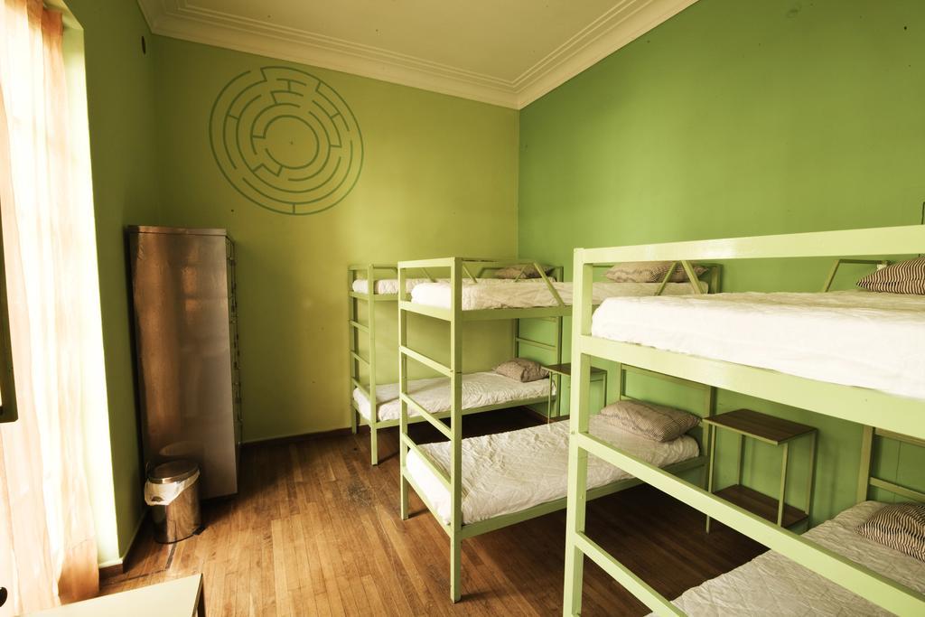 Pagration Youth Hostel เอเธนส์ ภายนอก รูปภาพ